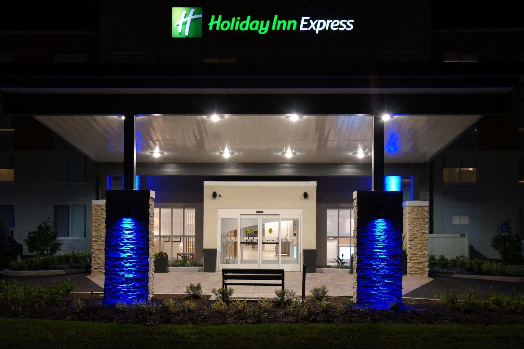 Holiday Inn Express Chesapeake - Norfolk By Ihg Exterior photo