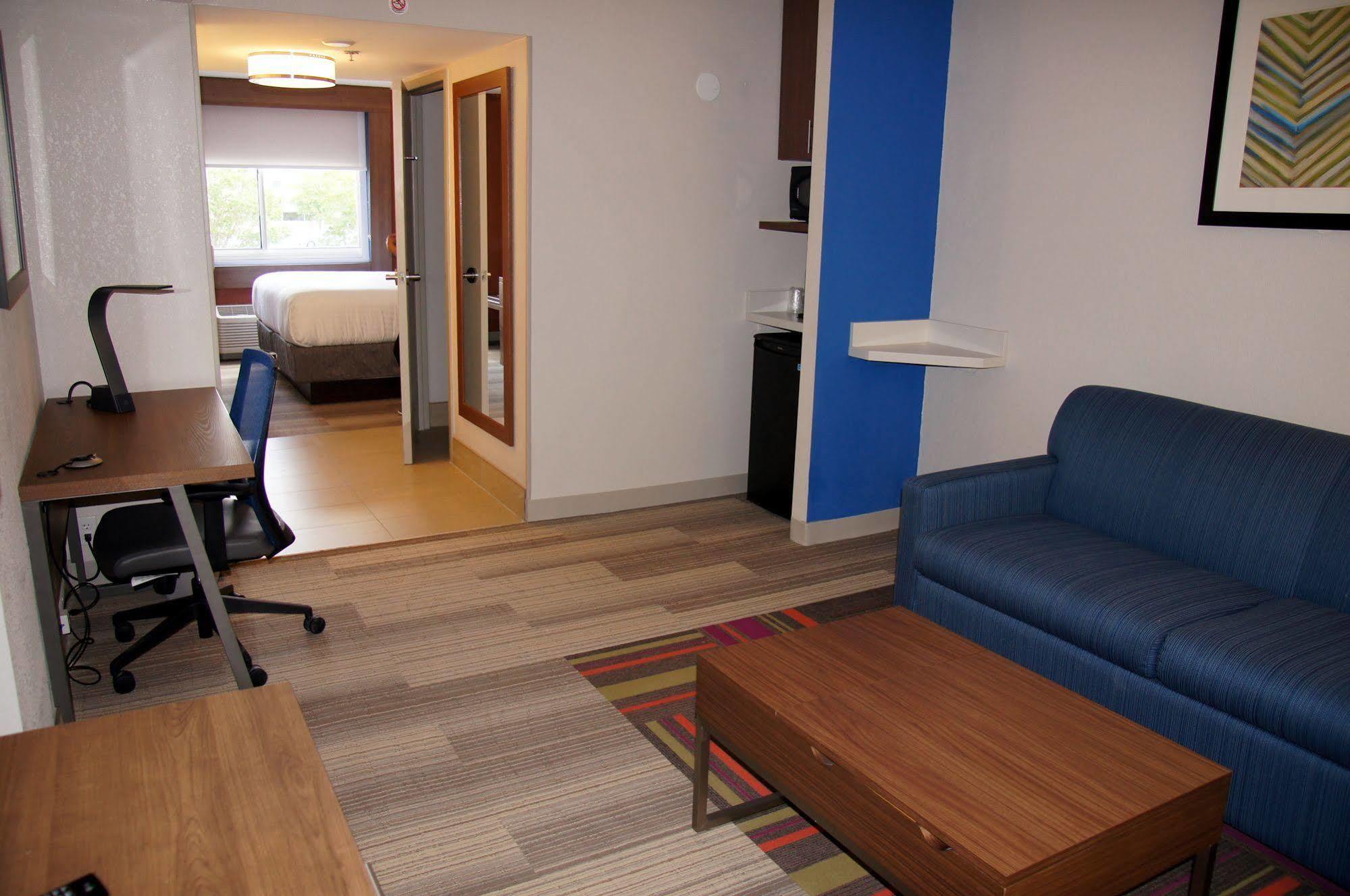 Holiday Inn Express Chesapeake - Norfolk By Ihg Room photo